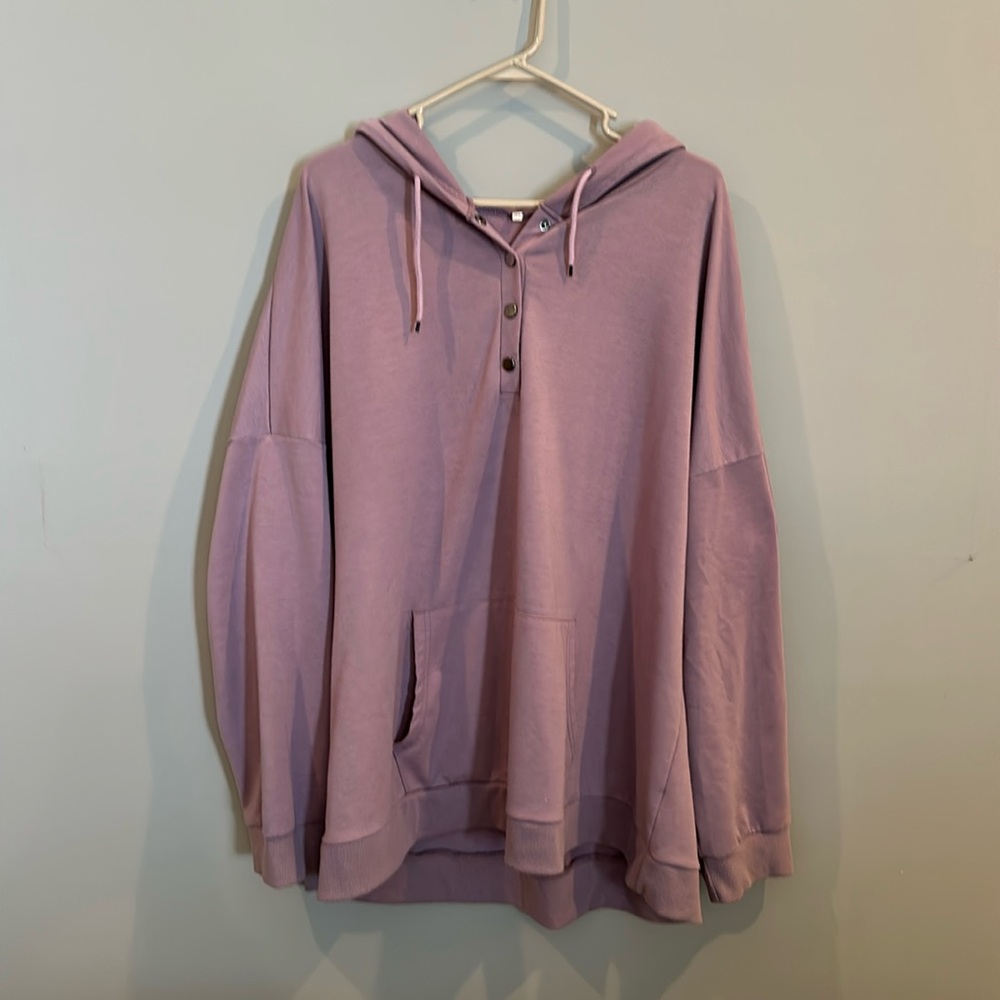 Women’s plus hooded pullover lilac